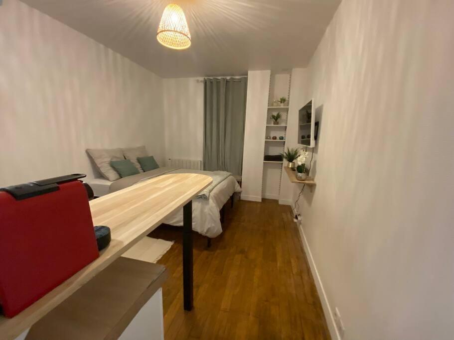 Studio Avec Lit Queen Size Au Pied Du Tramway 3. Villemomble Exterior foto